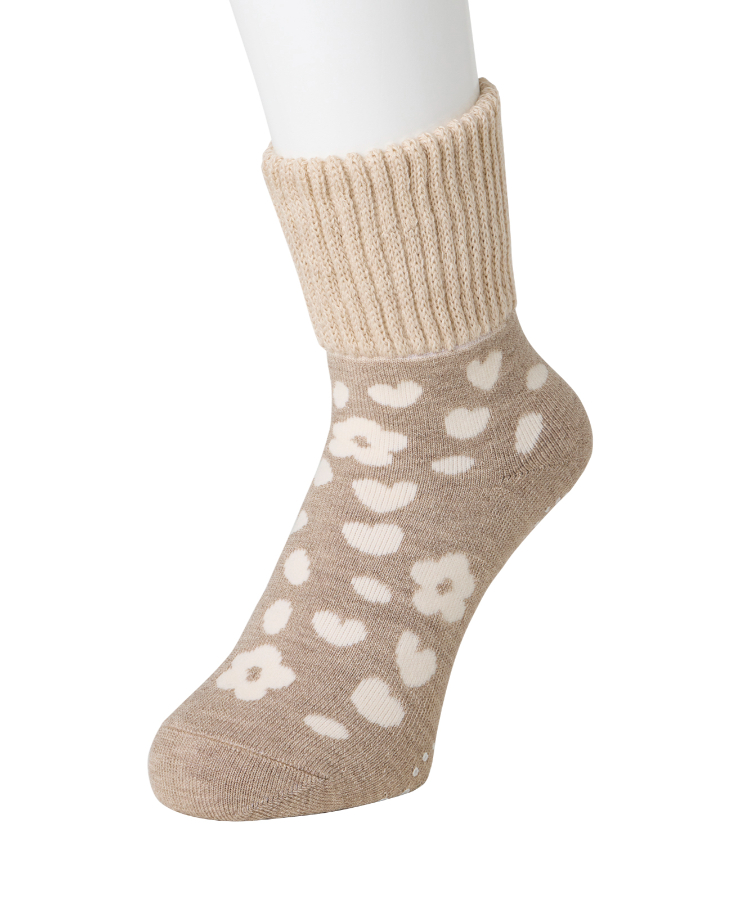 サンドベージュ